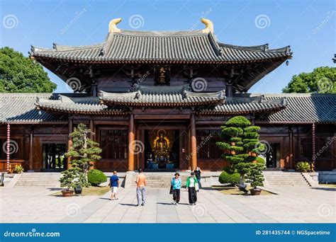 Baoshan Daming Temple - En Mystisk Historisk Pärla i Bao Shan!