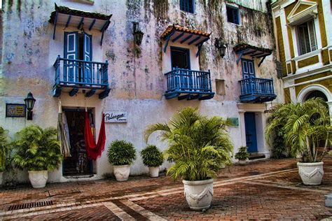 Museo de Arte Colonial, en Cartagena, enColombia -  Upplev 1700-talets charm och koloniala skatter!