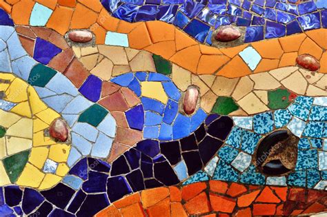  Parque Güell - En Magisk Mosaikvärld Fylld med Fantasifulla Detaljer!