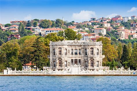  Çırağan Palaces Magiska Värld av Historisk Prakt och Luxuriös Stillhet!