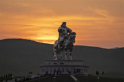 Genghis Khan Mausoleum – En Monumental Hyllning Till En Mongolisk Legend och En Frittågande Resa Till Historien!